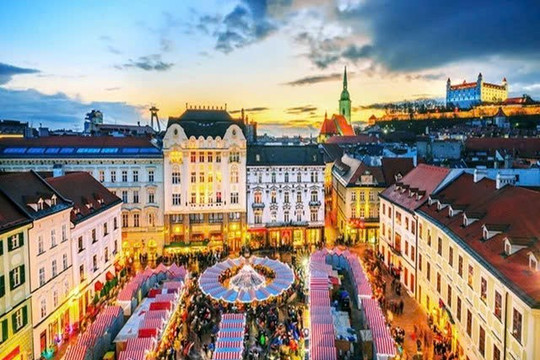 Thủ đô duy nhất nằm trên biên giới 3 quốc gia, được mệnh danh là 'Detroit của châu Âu'