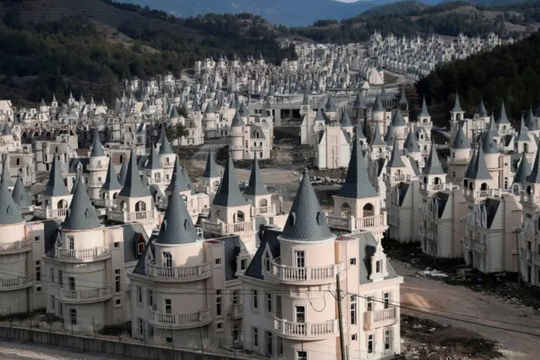 Dự án BĐS hơn 700 biệt thự đắp chiếu, vốn đầu tư dự kiến hơn 5.000 tỷ đồng