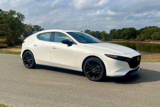 Trải qua bài học nhớ đời, chủ xe Mazda3 tại Hà Nội vạch trần kẻ 'hút máu' ắc quy do chính mình rước về