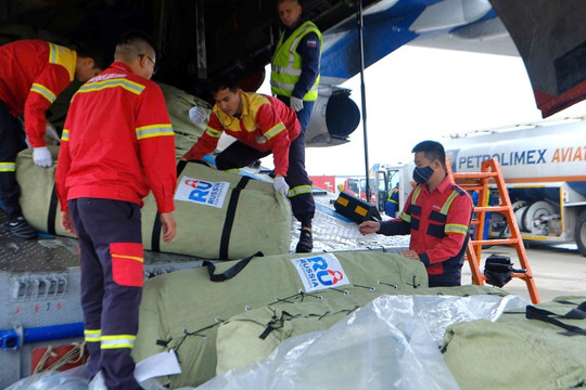 Nga viện trợ 29 tấn hàng cứu trợ cho vùng lũ Huế