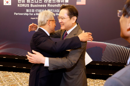 CEO Nvidia Jensen Huang gặp ‘Thái tử Samsung’, Chủ tịch Hyundai để uống bia, ăn gà rán