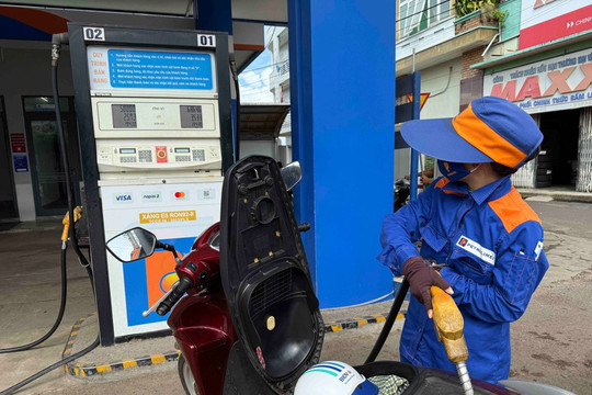 Doanh nghiệp sở hữu 5.500 cửa hàng xăng dầu tại Việt Nam vừa thông báo điều chỉnh giá bán