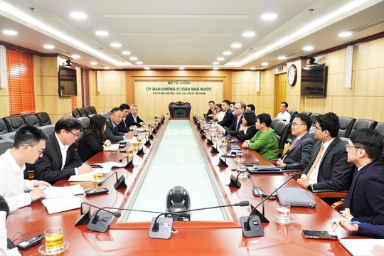 FTSE Russell làm việc với UBCKNN về lộ trình nâng hạng thị trường chứng khoán Việt Nam