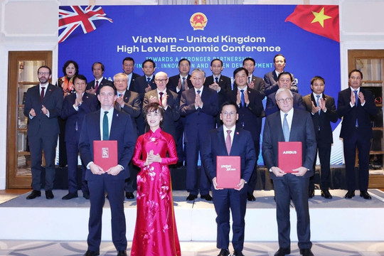 Sau đơn hàng 25 tỷ USD, Vietjet (VJC) tiếp tục đặt mua 100 tàu bay Airbus A321neo