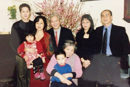 Gia đình đại trí thức danh giá: Cha là Giáo sư làm rạng danh y học Việt Nam, các con đều là Viện sĩ, bác sĩ, kỹ sư tài năng
