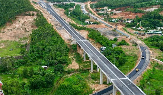 Sắp hoàn thành cao tốc 14.800 tỷ đi qua 2 tỉnh rộng lớn bậc nhất Việt Nam