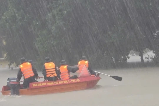 Hà Nội hỗ trợ 30 tỷ đồng cho nhân dân thành phố Huế, thành phố Đà Nẵng và tỉnh Quảng Ngãi