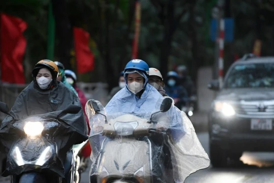 Miền Bắc lạnh hơn, miền Trung mưa lớn đỉnh điểm