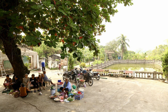 Ngôi làng cổ cách trung tâm Hà Nội 40km, từng bị thiêu rụi rồi hồi sinh thành ‘làng người giàu’, được giới thượng lưu săn đón