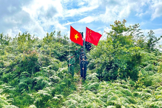 Đất nước giáp nhiều quốc gia nhất hành tinh, có biên giới dài hơn 1.400km với Việt Nam