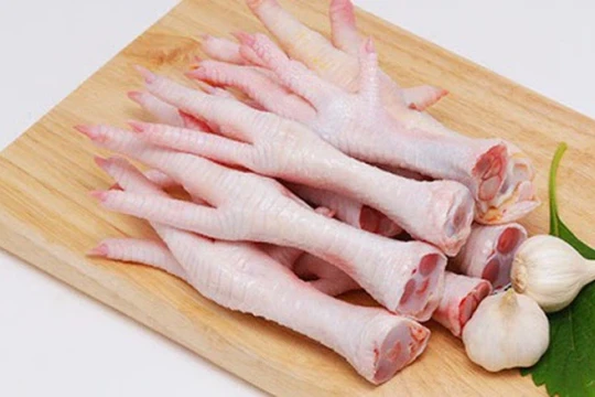 Bất ngờ khi nhiều nước láng giềng săn lùng chân gà đông lạnh của Việt Nam, có nước từng mua hơn 800.000 tấn chỉ trong 1 tháng