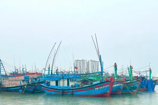 Khánh Hòa cấm tàu thuyền, khẩn cấp điều tiết hồ chứa đối phó bão Kalmaegi