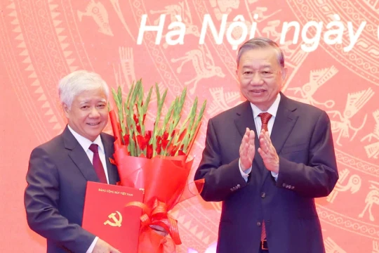 Ông Đỗ Văn Chiến làm Phó Bí thư Thường trực Đảng ủy Quốc hội