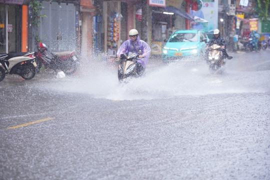 Dự báo triều cường tại TP.HCM có thể phá đỉnh lịch sử trong 2–3 ngày tới