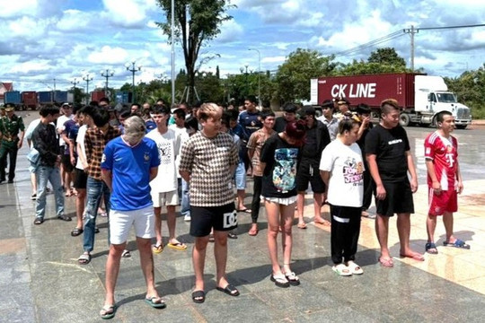 64 người bỏ chạy khỏi trung tâm lừa đảo trực tuyến