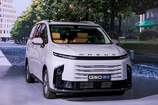 Mẫu MPV 7 chỗ rộng rãi, phù hợp gia đình đông người giá chỉ hơn 400 triệu: Đi 100km chỉ hết 30.000 đồng tiền xăng, hiện đại chẳng kém Kia Carnival