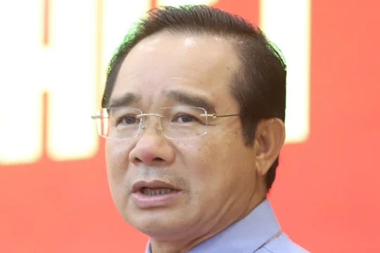 Chủ tịch TPHCM: Cán bộ còn sợ sệt, không dám làm, ngại va chạm, đùn đẩy