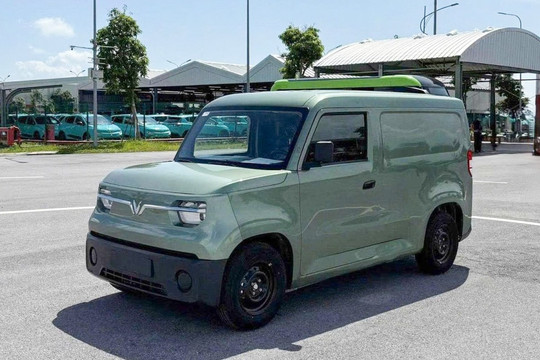 Lần đầu thấy rõ nội thất VinFast EC Van: Thiết kế tối giản, thực dụng đúng chất xe tải điện giá rẻ