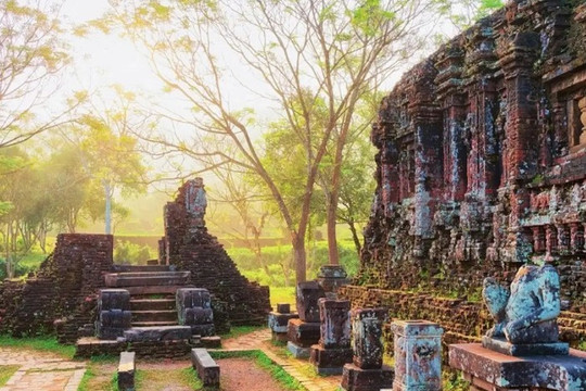 'Angkor Wat thu nhỏ của Việt Nam' lọt top tour khám phá lịch sử 'hot' nhất châu Á