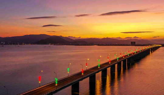 Công trình vượt biển từng giữ kỷ lục suốt 10 năm của Việt Nam, xóa thế cô lập của bán đảo giàu tiềm năng