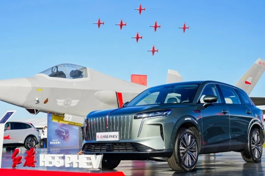 Một mẫu SUV Trung Quốc lập kỷ lục Guinness: Đổ xăng 1 lần có thể chạy từ Hà Giang đến Cà Mau