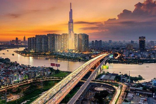 Con sông nội địa gần 600km dài nhất Việt Nam, chảy qua 3 tỉnh thành trước khi đổ ra Biển Đông