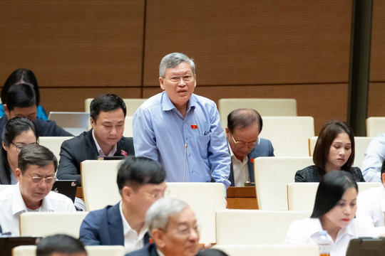 Đề xuất: Phụ nữ sinh 2 con được giảm thuế, hỗ trợ tiền mặt