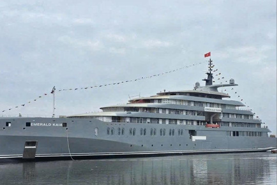 Doanh nghiệp Việt Nam đã sản xuất, hạ thủy thành công siêu du thuyền sang trọng dài gần 120m