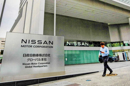 Gặp khó khăn về dòng tiền, ông lớn ngành ô tô vừa phải bán cả trụ sở chính để giải quyết