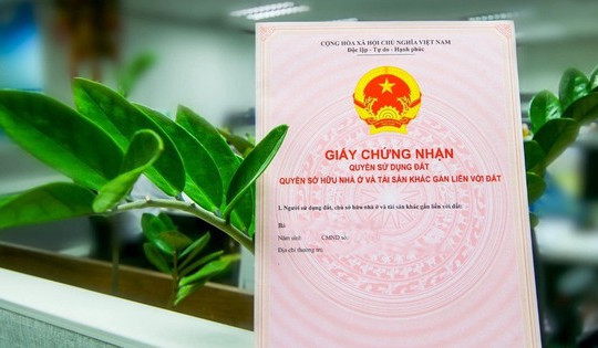 Mua nhà sau kết hôn, vợ chồng phải ghi tên ra sao để không mất quyền lợi?