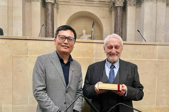 Phó Giáo sư người Việt được bầu vào Viện Hàn lâm Pháp: Là Viện trưởng, công tác tại đại học lớn nhất cả nước