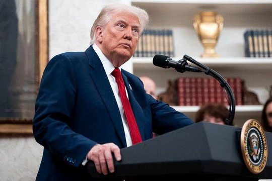 Ông Trump cảnh báo nước Mỹ sẽ ‘sụp đổ’