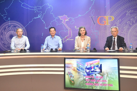 TỔNG THUẬT: Tọa đàm “Kinh tế-xã hội Việt Nam 2021-2025: Chống chịu và bứt phá”