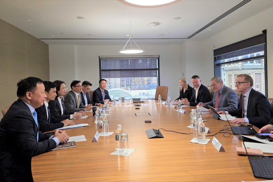 UBCKNN trao đổi cơ hội hợp tác với ASIC và Vanguard - quỹ đầu tư lớn nhất thế giới đang quản lý 13.000 tỷ USD