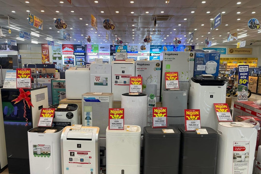 Hiếm thấy giữa tháng 11: Người dân Hà Nội dốc hầu bao mua máy hút ẩm, ưu tiên sản phẩm '3 trong 1'