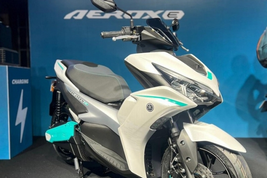 'Tay ga điện' đầu tiên của Yamaha mang phong cách maxi-scooter: Đi hơn 100km/ lần sạc, trang bị xịn sò