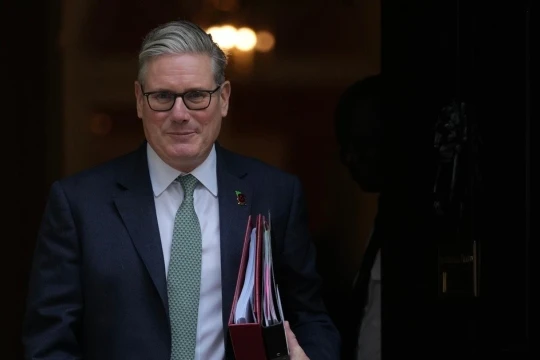 Quyền lực của Thủ tướng Anh Starmer lung lay