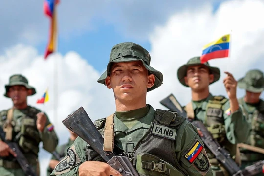 Mỹ điều khí tài đến Caribe, Venezuela đặt quân đội trong tình trạng báo động