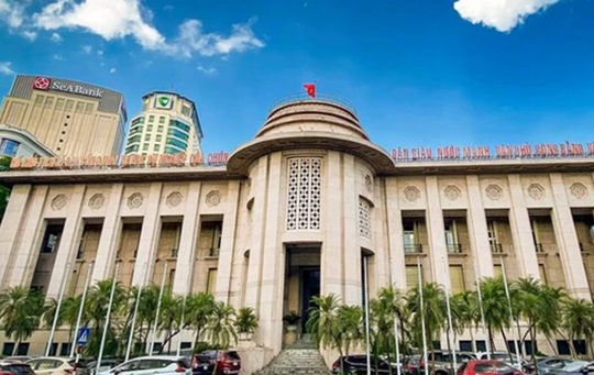 Ngân hàng Nhà nước bơm lượng lớn thanh khoản, vì sao lãi suất  liên ngân hàng vẫn trên 6%?