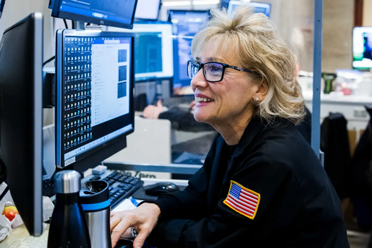 Phá mọi kỷ lục lịch sử, Dow Jones lần đầu vượt 48.000 điểm giữa kỳ vọng Chính phủ Mỹ sớm tái mở cửa