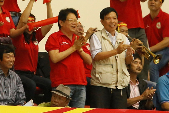 Chứng khoán lình xình, vẫn có một cổ phiếu VN30 tăng trần sau tin sắp làm dự án BĐS 4.500 tỷ tại Long Biên