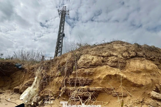 Cáp ngầm xuyên biển cấp điện cho Lý Sơn bị lộ thiên sau bão