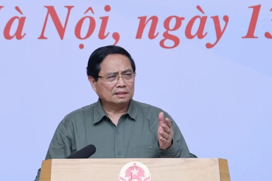 Khẩn trương xây dựng lại 1.900 nhà sập đổ, 67.000 nhà tốc mái cho đồng bào miền Trung