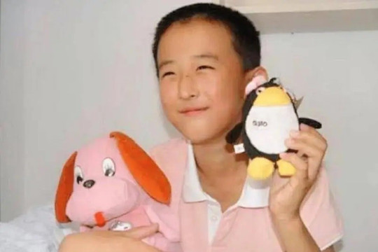 Thần đồng 10 tuổi đỗ đại học, 16 tuổi học Tiến sĩ nay thất nghiệp, sống nhờ tiền chu cấp của bố mẹ, mỗi ngày chỉ ăn rau và canh