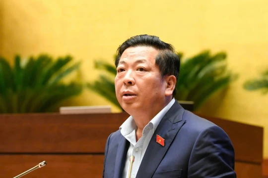 Đề xuất miễn giấy phép xây dựng nhà ở dưới 7 tầng ở đô thị: Bộ trưởng Bộ Xây dựng giải trình thế nào?