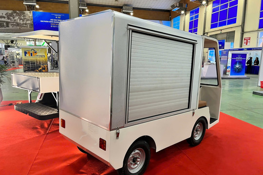Ra mắt xe tải điện mini do chính tay người Việt tự thiết kế: Giá rẻ bằng 1 chiếc xe máy, sạc đầy chạy 70 km