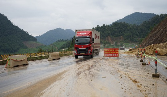 Đề xuất xây cầu cạn gần 200m vượt điểm sạt lở trên cao tốc La Sơn - Hòa Liên