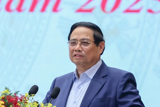 Thủ tướng nêu trường hợp người dân phải đi 19km để lấy xác nhận khai sinh cho con