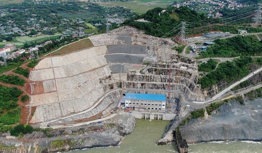 Công trình thủy điện mở rộng có quy mô lớn nhất Việt Nam chính thức đạt thêm cột mốc quan trọng