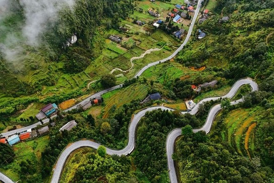 Việt Nam có con dốc 'khiến người nhức chân', cảnh quan được ví như Thụy Sĩ thu nhỏ